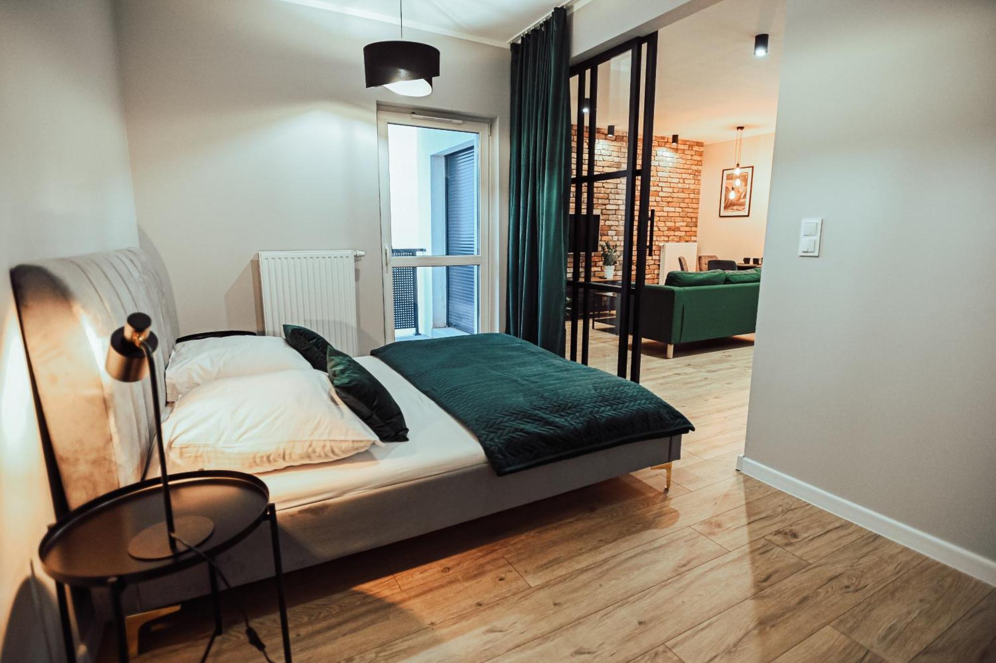 Loft Luxury Apartment & Parking レシュノ エクステリア 写真